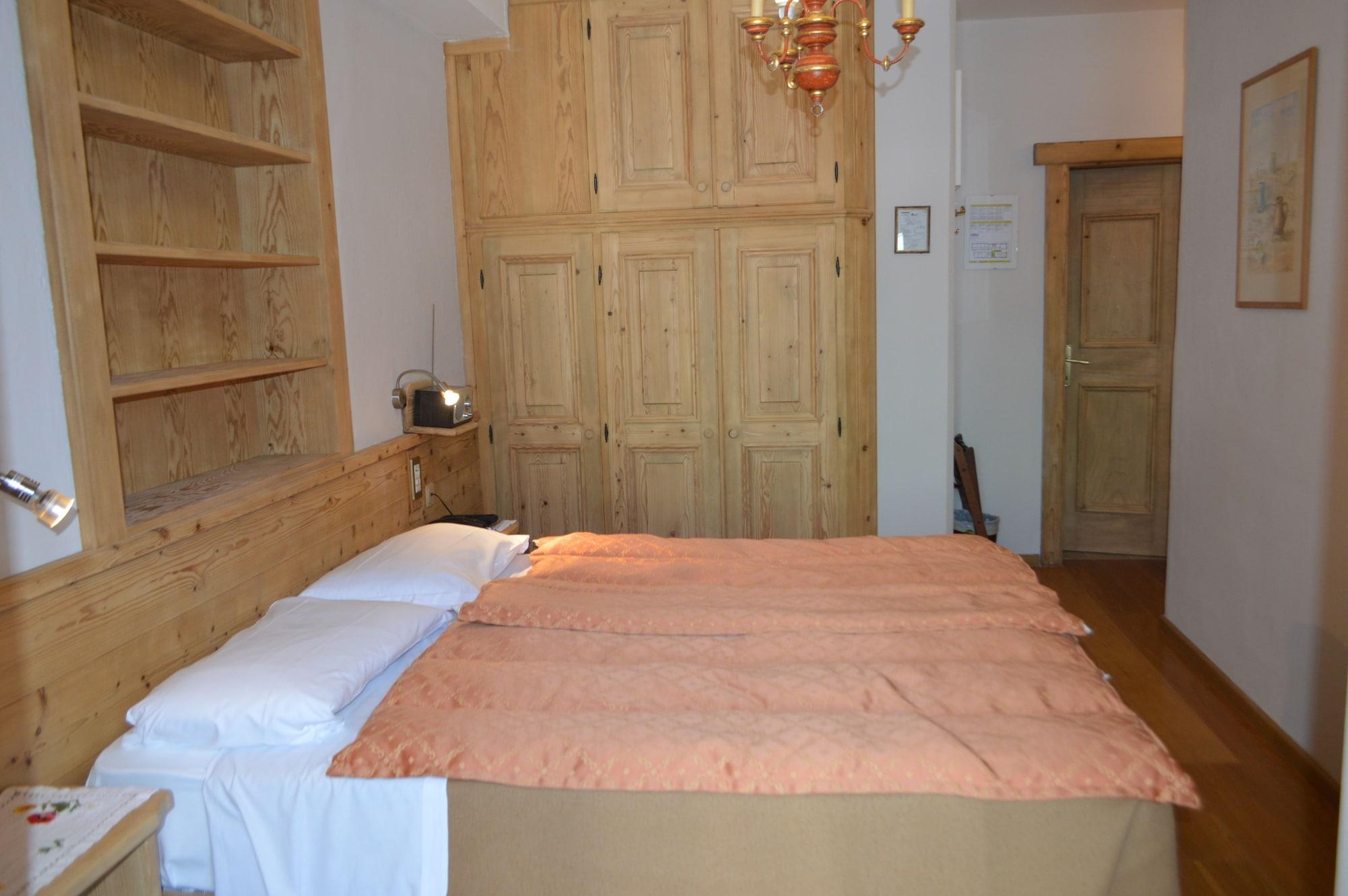 Hotel Montana Cortina dʼAmpezzo Exteriör bild