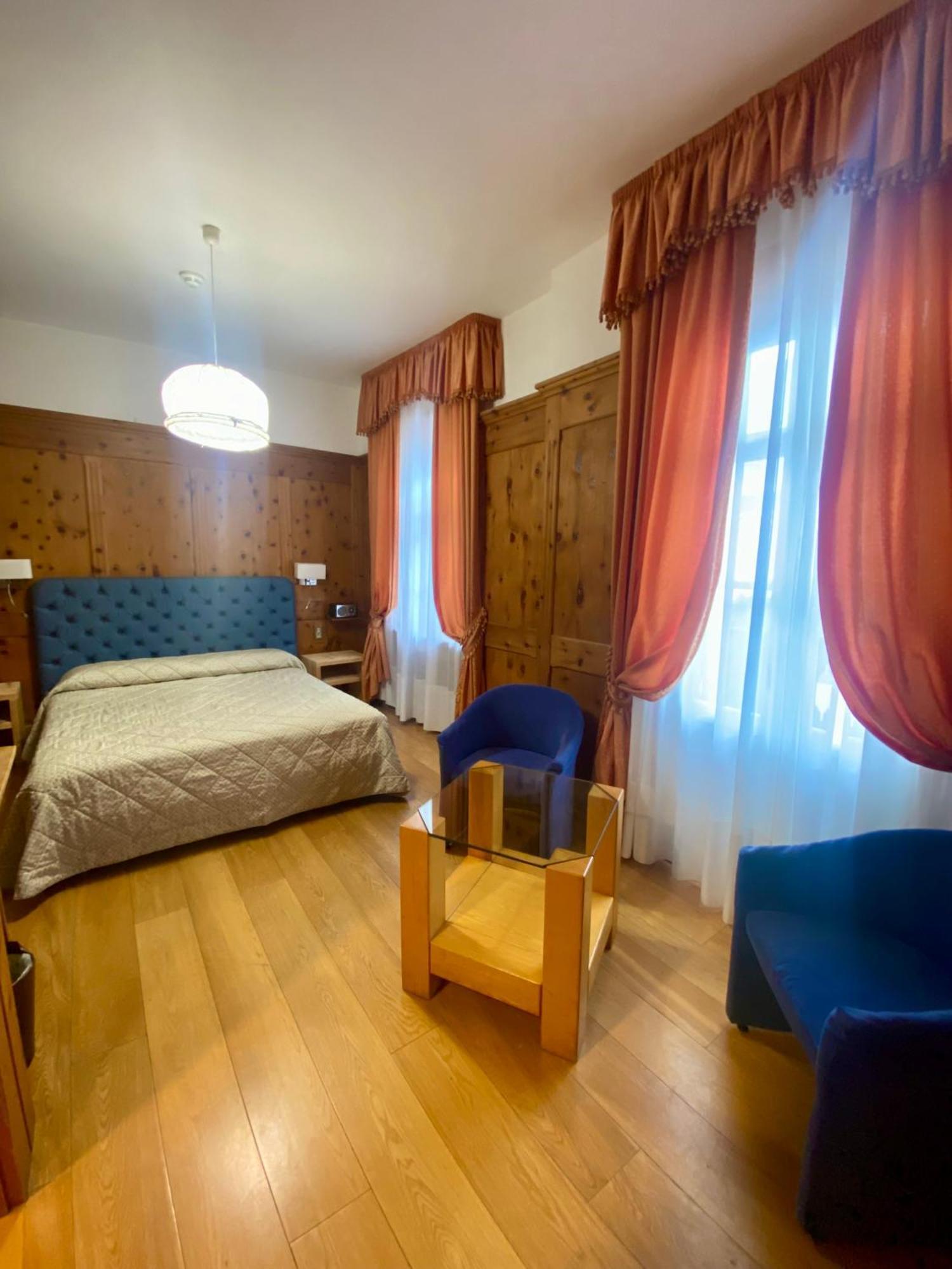 Hotel Montana Cortina dʼAmpezzo Exteriör bild