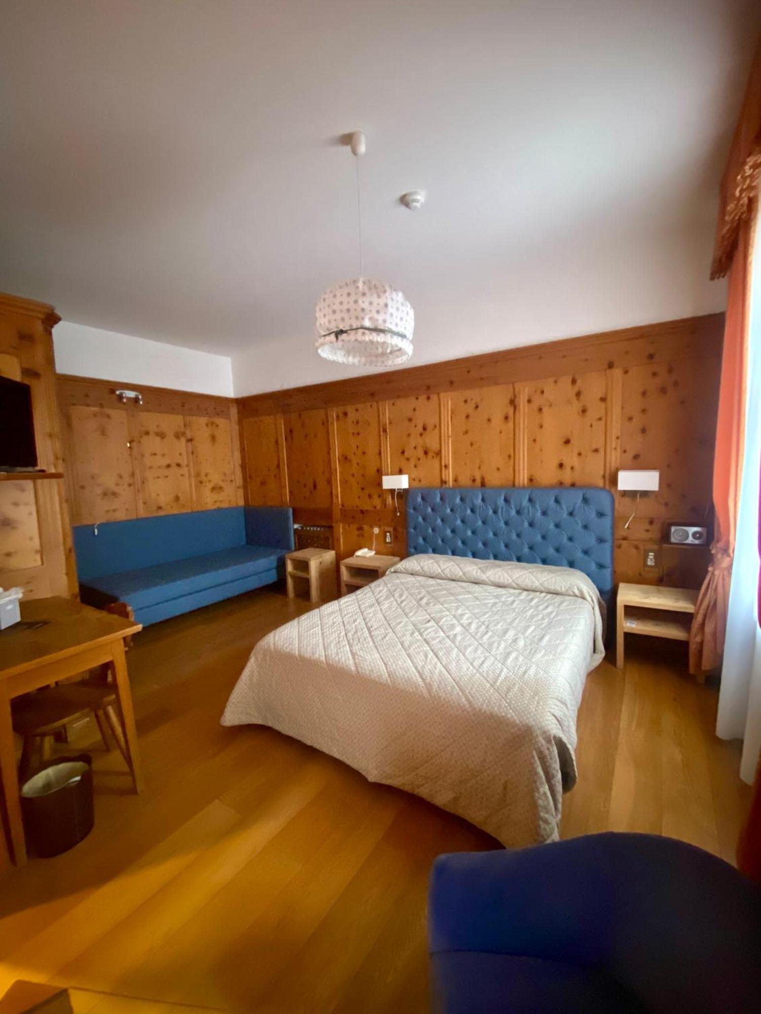 Hotel Montana Cortina dʼAmpezzo Exteriör bild