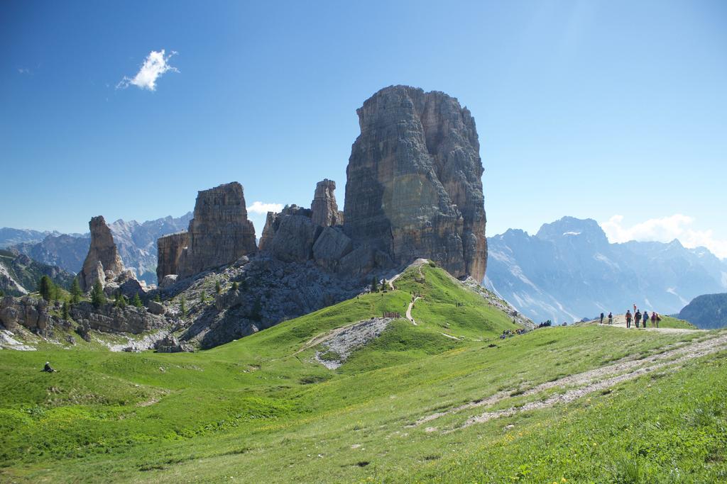 Hotel Montana Cortina dʼAmpezzo Exteriör bild