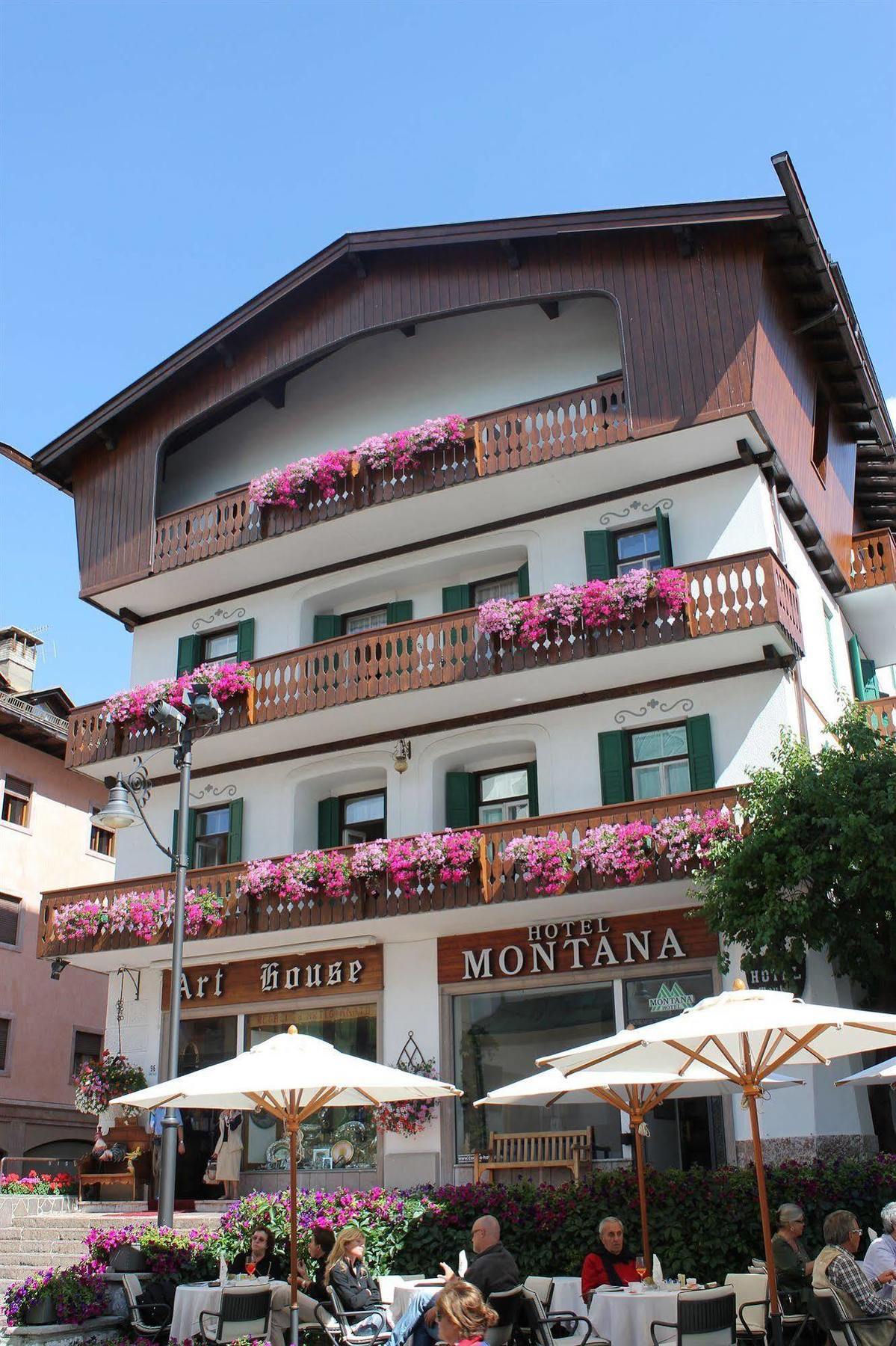 Hotel Montana Cortina dʼAmpezzo Exteriör bild