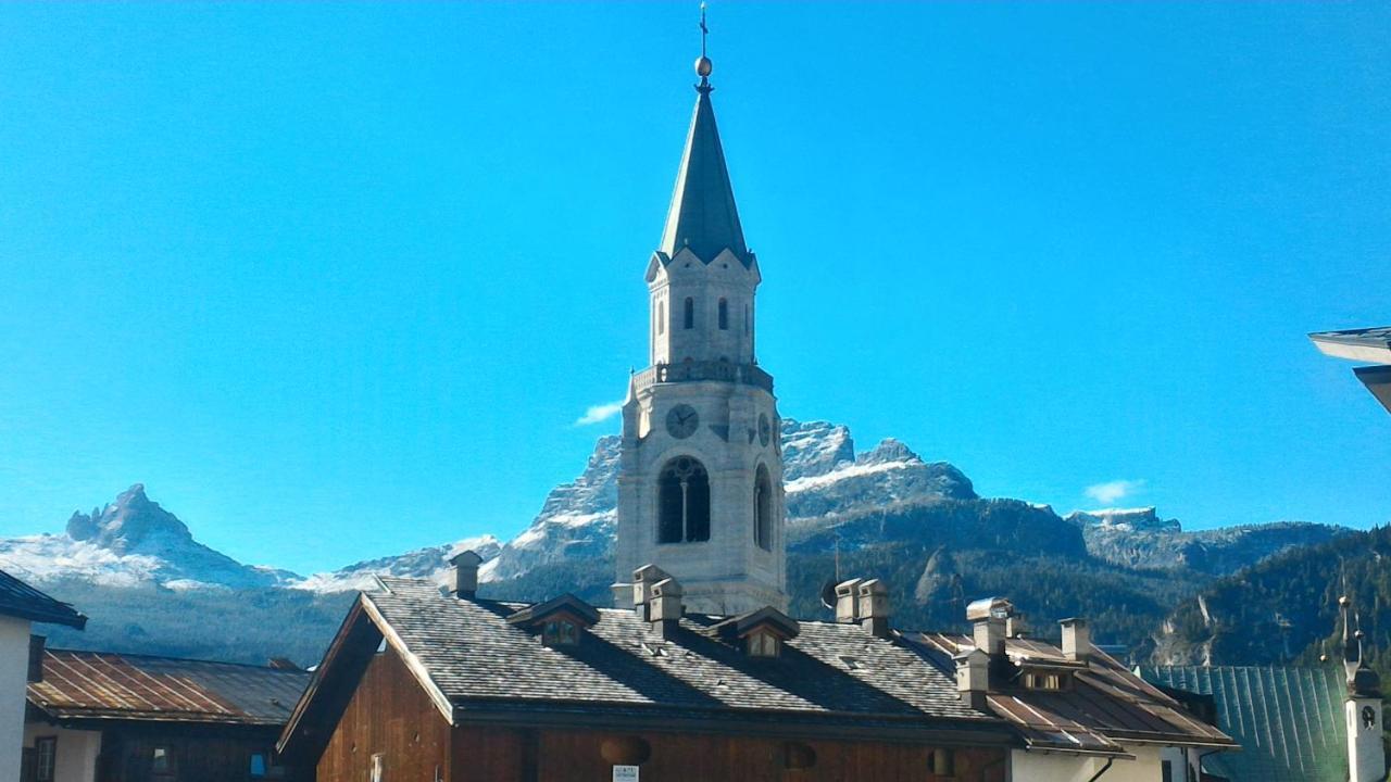 Hotel Montana Cortina dʼAmpezzo Exteriör bild