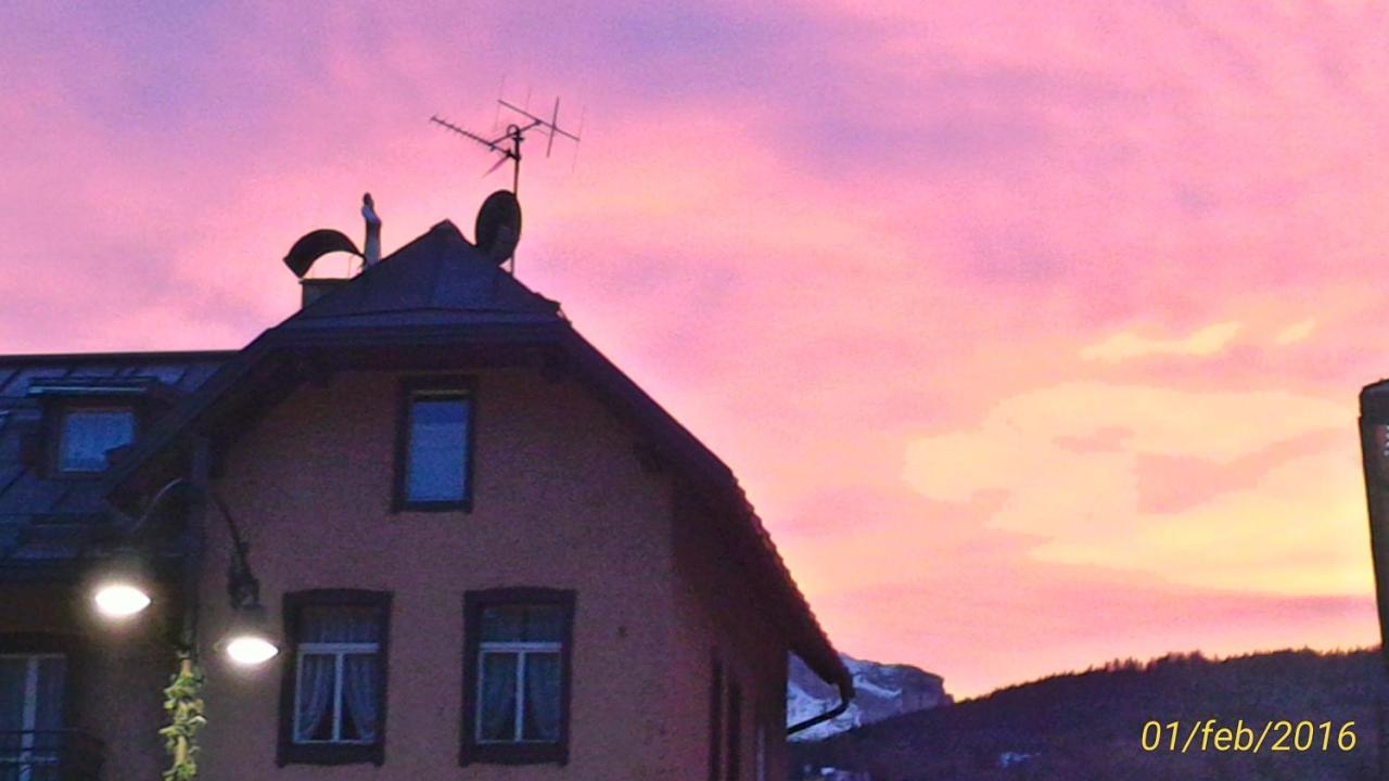 Hotel Montana Cortina dʼAmpezzo Exteriör bild